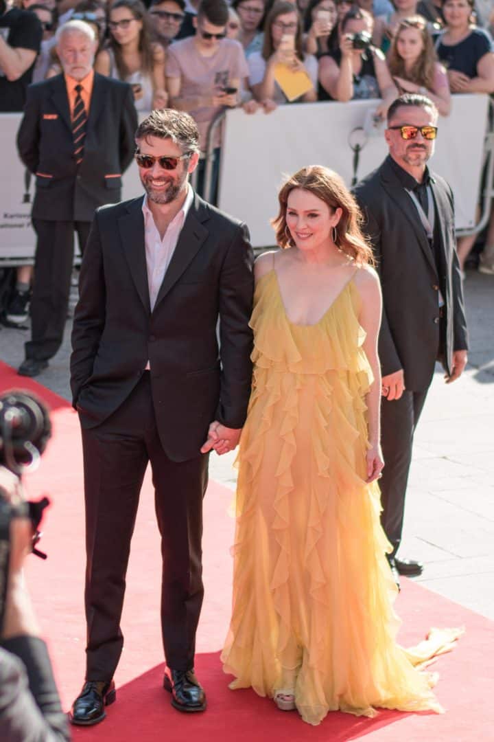 Americká herečka Julianne Moore s manželom Barotm Freundlichom.
