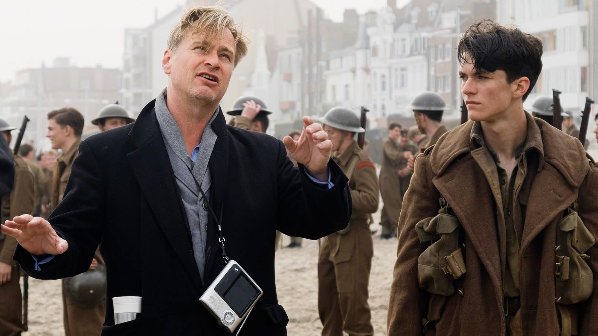 Nolan a Fion Whitehead pri natáčaní Dunkirku
