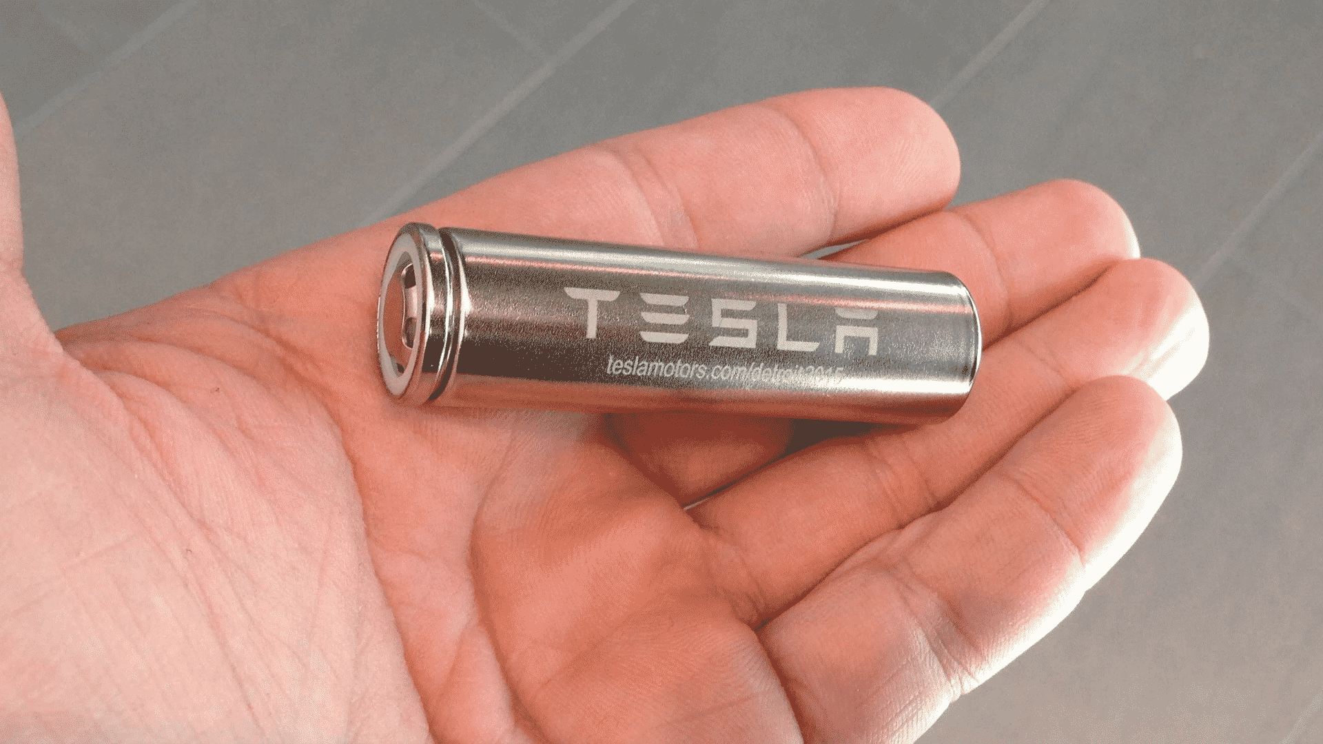 Tesla prichádza s novou batériou