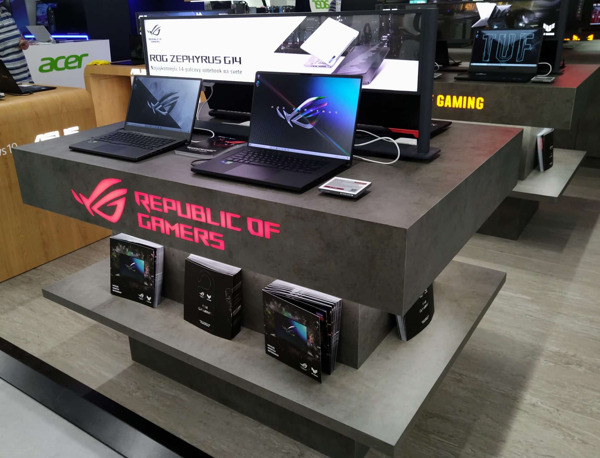 ASUS_ROG_booth_Alza_2021_04