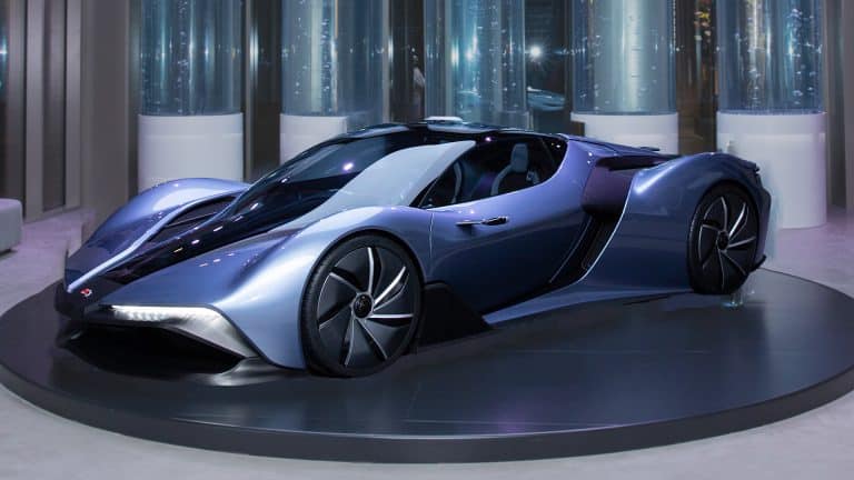 Slováci ohromujú svet: Na svetovej veľkolepej výstave v Dubaji zažilo premiéru hypermoderné vodíkové auto